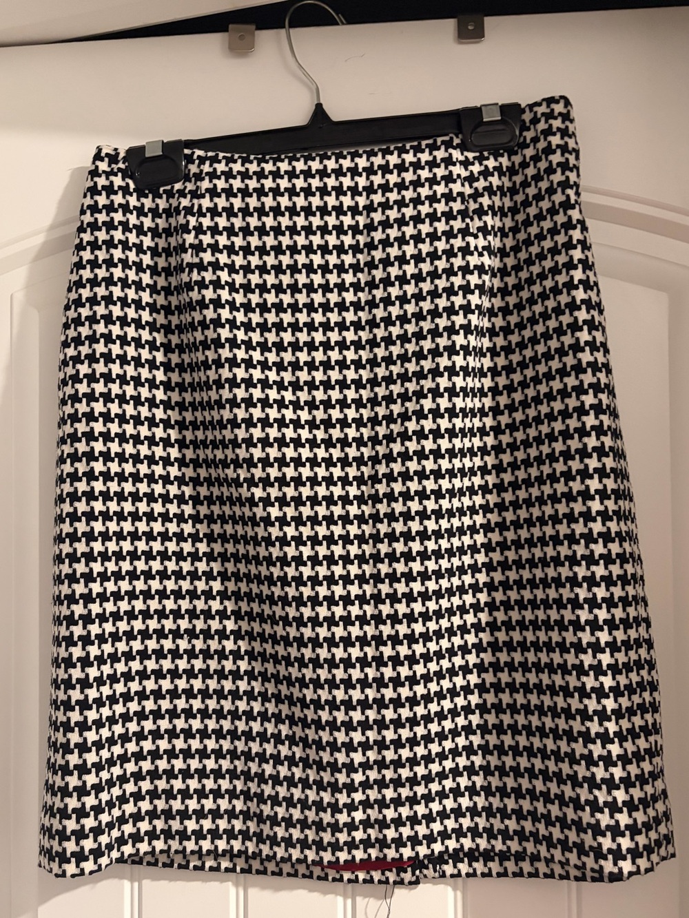 Amanda Smith Black and White Houndstooth A-Line Skirt